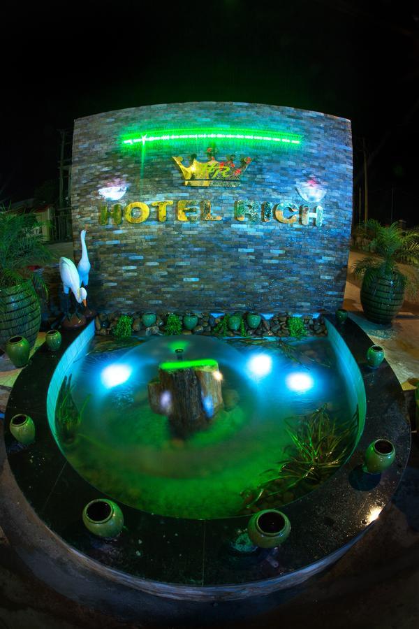 Hotel Rich Pyin Oo Lwin Exterior foto